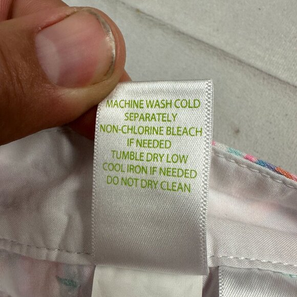 Lilly Pulitzer Buttercup Short Size 4 Scallop Hem Vibrant Print Womens Shorts - Picture 6 of 8